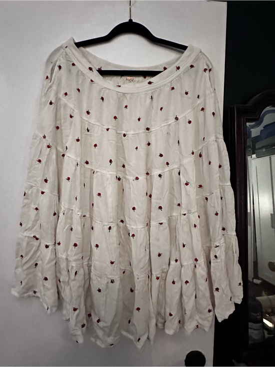 Free People Dresses & Skirts - Free People White Tiered Peasant skirt with Red Embroidered Dots